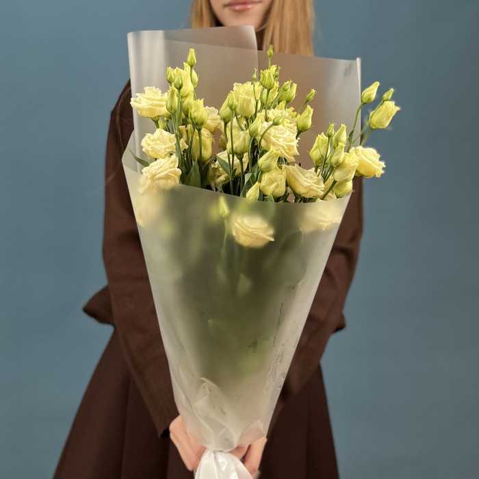 Букет из 5 кремовых эустом