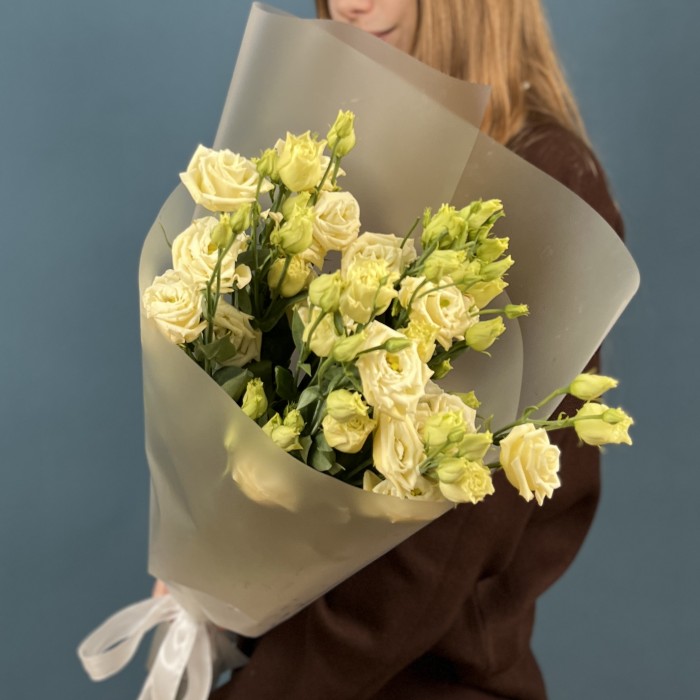 Букет из 5 кремовых эустом