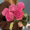 5 сиреневых роз Куинс Краун 50 см