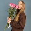 7 сиреневых роз Куинс Краун 50 см