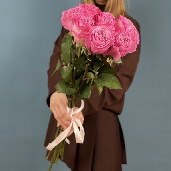 9 сиреневых роз Куинс Краун 60 см