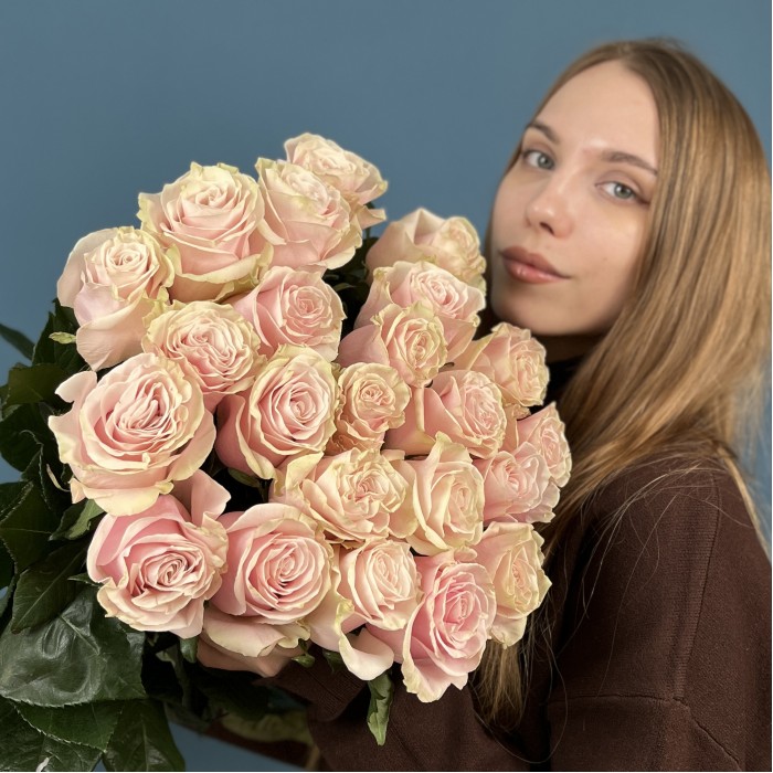 Роза Пинк Мондиаль 80 см