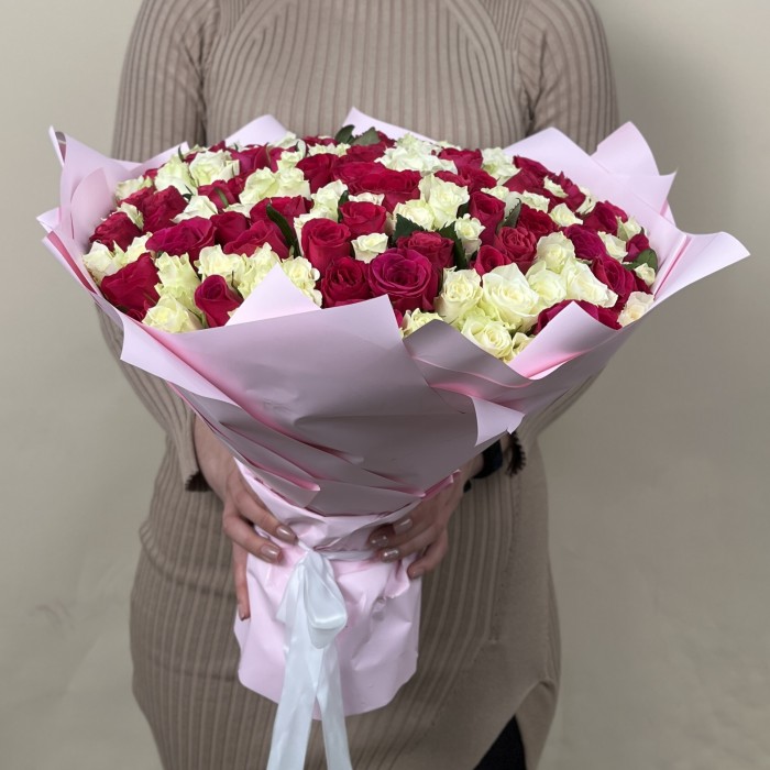 151 бело - малиновая роза 40 см