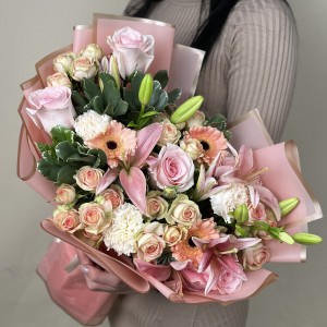 Букет дня с розами Летняя магия