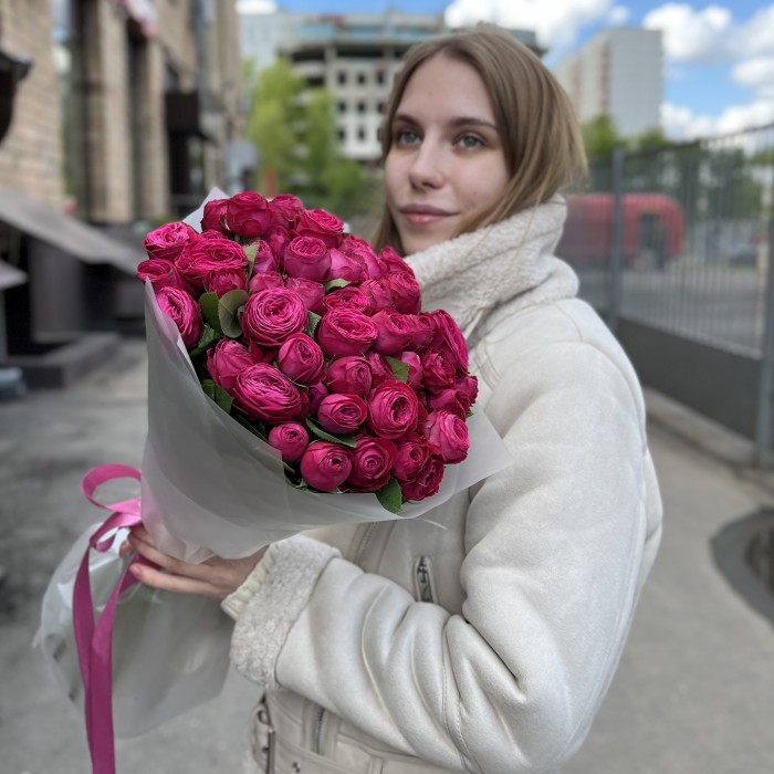 15 кустовых пионовидных роз Пати Тренсеттер