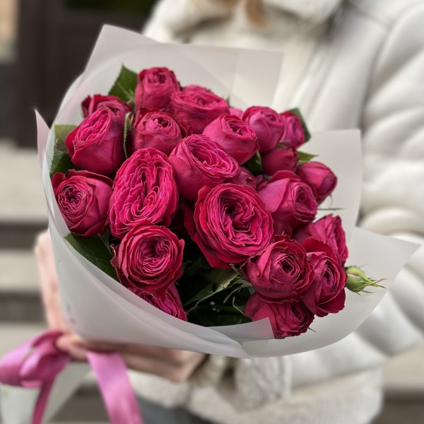 7 кустовых пионовидных роз Пати Тренсеттер