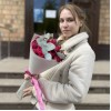 7 кустовых пионовидных роз Пати Тренсеттер с эвкалиптом