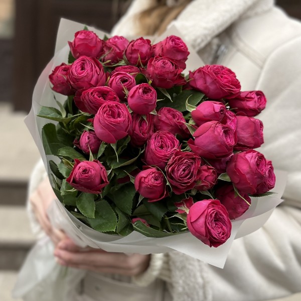 9 малиновых пионовидных роз Пати Тренсеттер