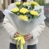 Букет из 7 желтых гвоздик с эвкалиптом