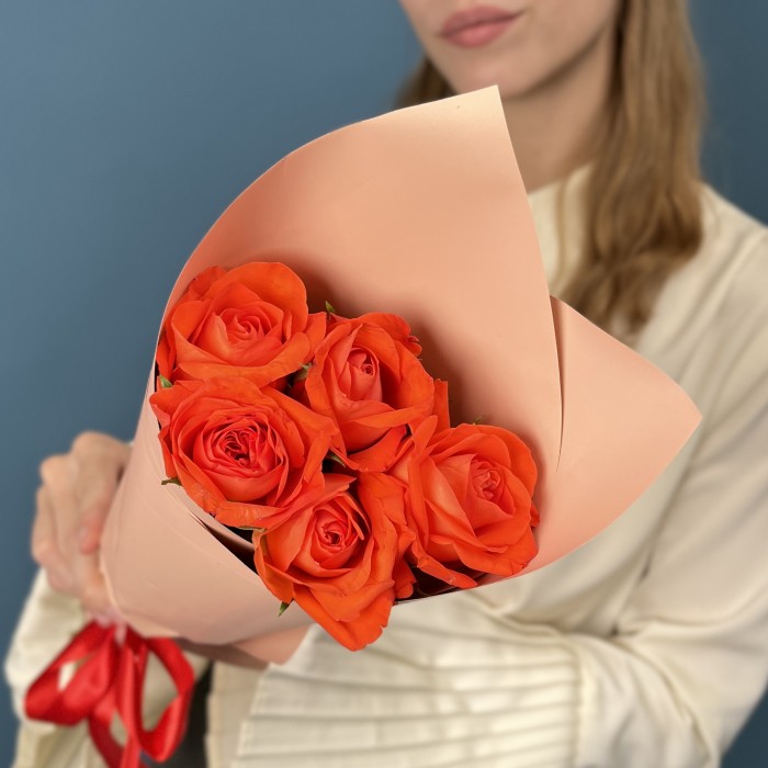 5 оранжевых роз Копакабана 40 см