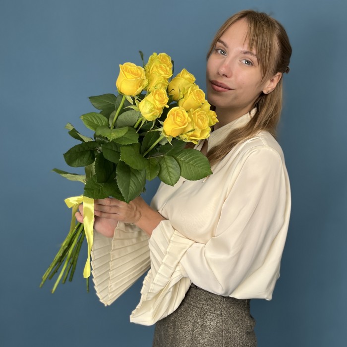 9 желтых роз Хай Еллоу 60 см