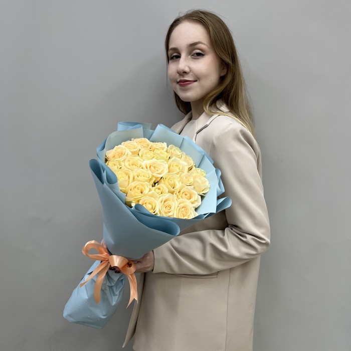 25 роз Пич Аваланш