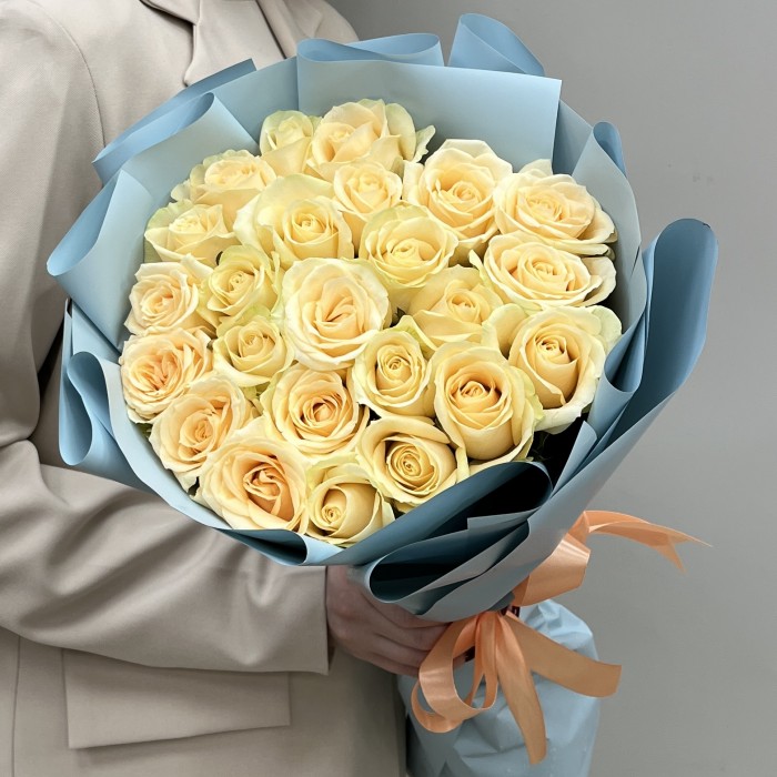 25 роз Пич Аваланш
