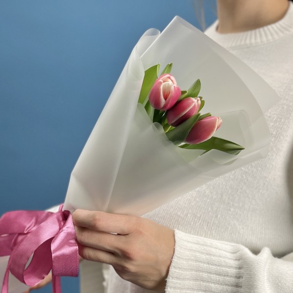 3 малиновых тюльпана Камалия