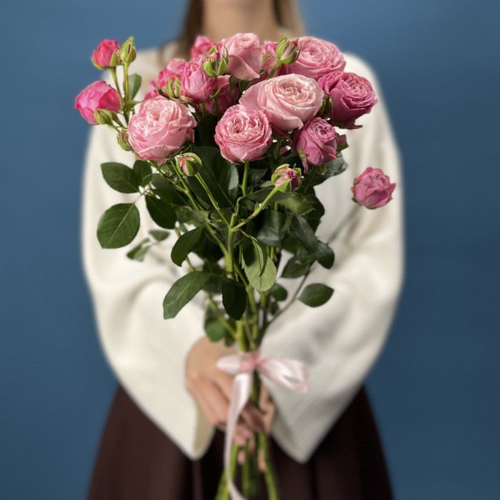 5 розовых пионовидных роз Леди Бомбастик 60 см
