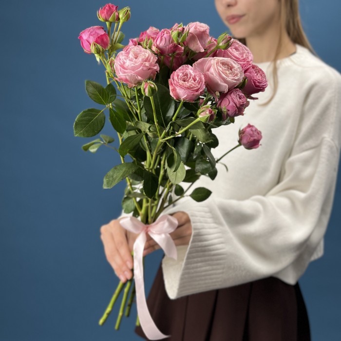 5 розовых пионовидных роз Леди Бомбастик 60 см