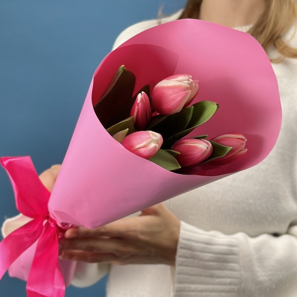 5 малиновых тюльпанов Камалия