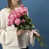 7 кустовых пионовидных роз Леди Бомбастик 50 см