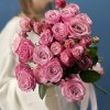 7 кустовых пионовидных роз Леди Бомбастик 50 см