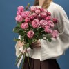 9 кустовых пионовидных роз Леди Бомбастик 60 см