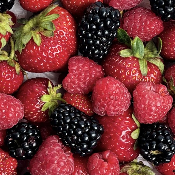 Клубника малина ежевика 250гр