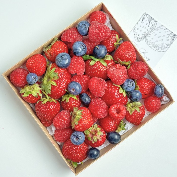 Клубника малина голубика 250гр