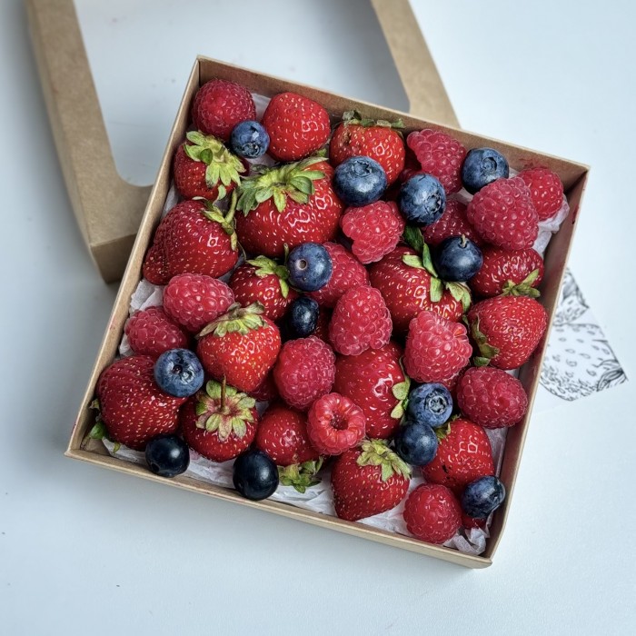 Клубника малина голубика 250гр