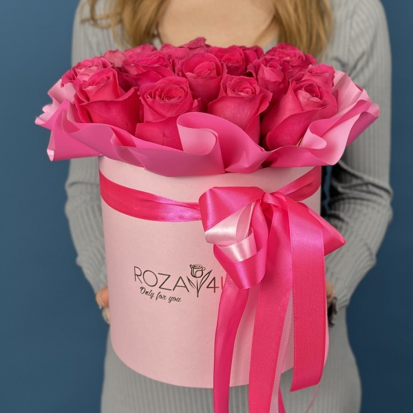 19 ароматных малиновых роз Пинк Флойд в коробке