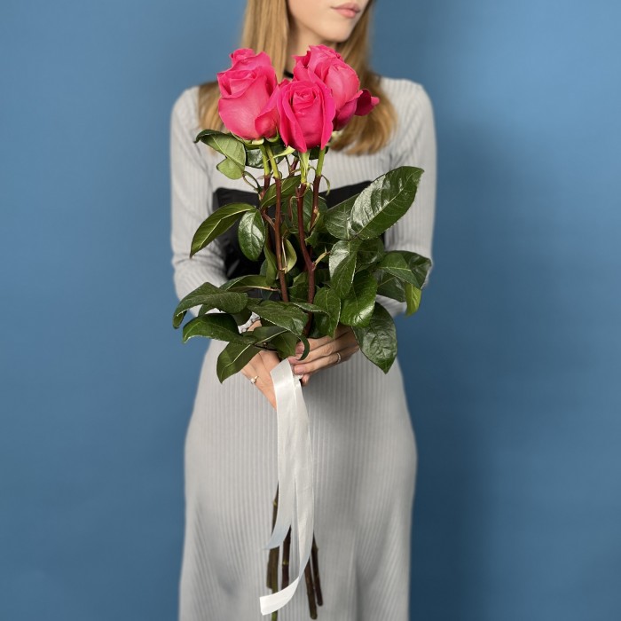 5 малиновых роз Пинк Флойд 70 см