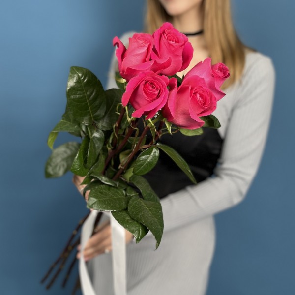 5 малиновых роз Пинк Флойд 70 см