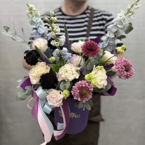 Букет дня в коробке Стильный Сюрприз
