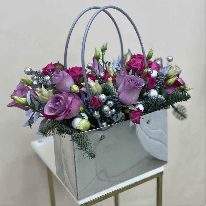 Букет дня в коробке Стильный Сюрприз