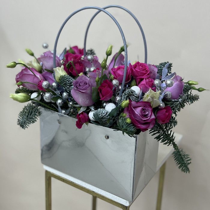 Букет дня в коробке Стильный Сюрприз