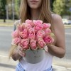 15 розово-зеленых роз бел-роз в коробке
