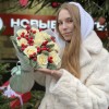 11 белых роз Аваланш с нобилисом
