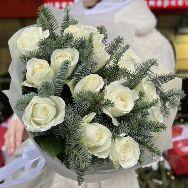 15 белых роз с нобилисом