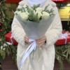 15 белых роз с нобилисом