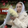 15 длинных белых роз 70 см