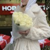 15 длинных белых роз 70 см