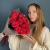 15 красных пионовидных роз Ред Пиано 50 см