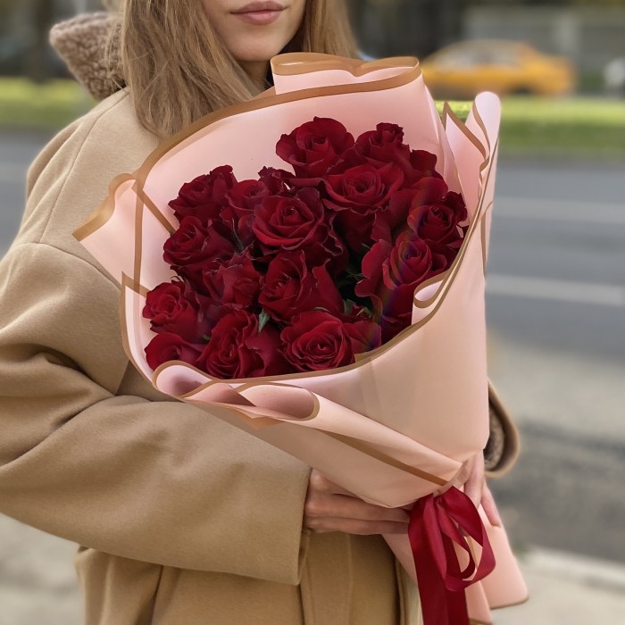 15 красных роз Эвер Ред 60 см