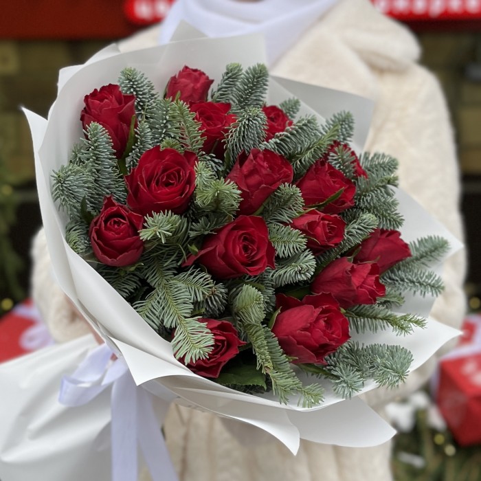 15 красных роз с нобилисом