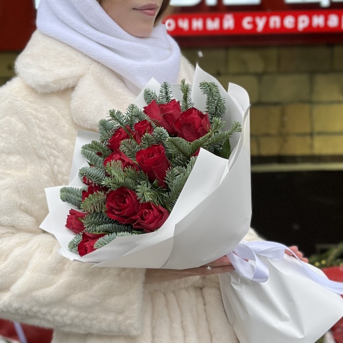 15 красных роз с нобилисом