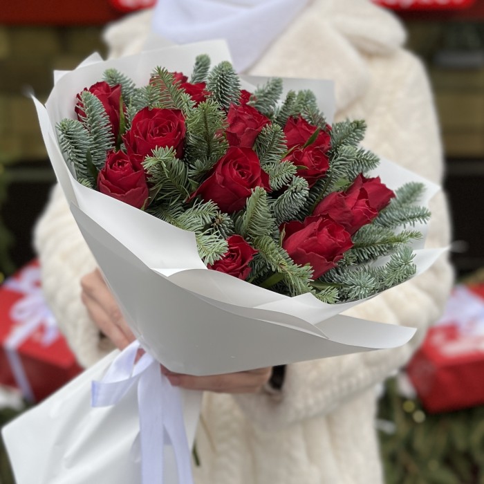 15 красных роз с нобилисом