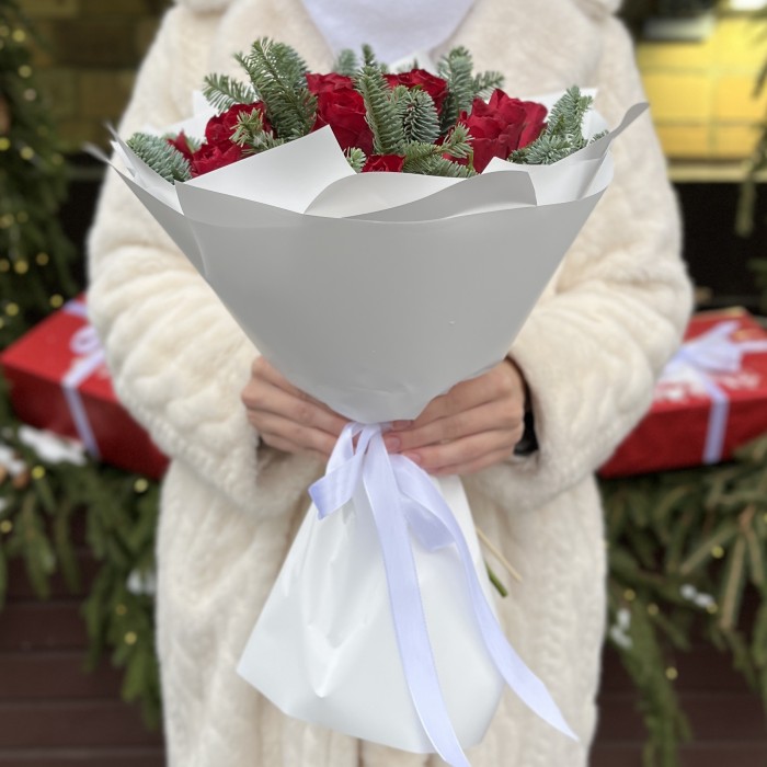 15 красных роз с нобилисом