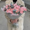 15 кустовых пионовидных роз Джульетта с эвкалиптом