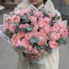 15 кустовых пионовидных роз Джульетта с эвкалиптом