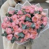 15 кустовых пионовидных роз Джульетта с эвкалиптом