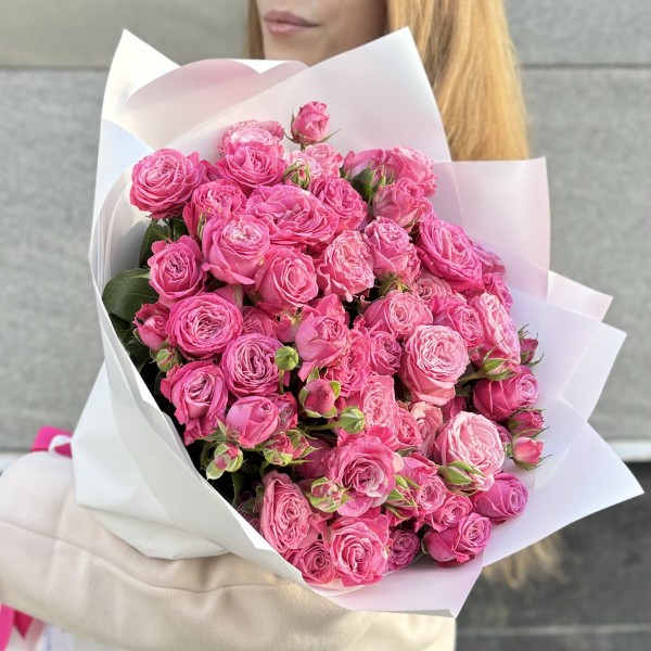 15 кустовых пионовидных роз Леди Бомбастик 60 см