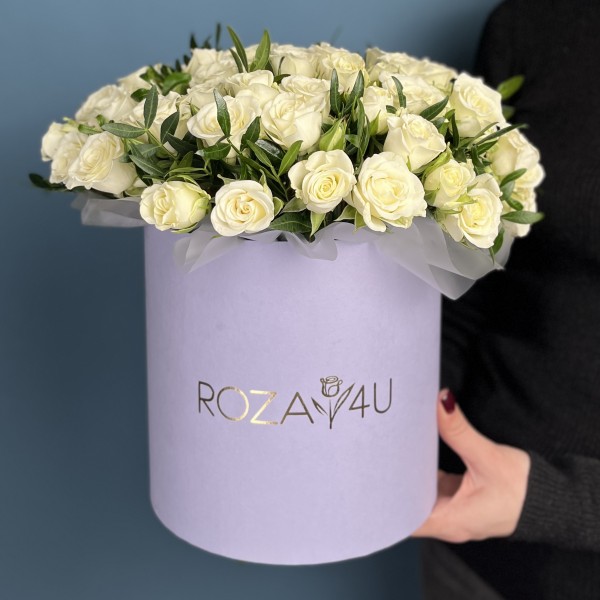 15 кустовых роз Сноуфлейк в коробке